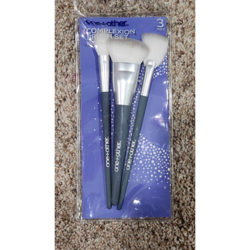 One + Other Complexion 4 pc Makeup Brush Set, New